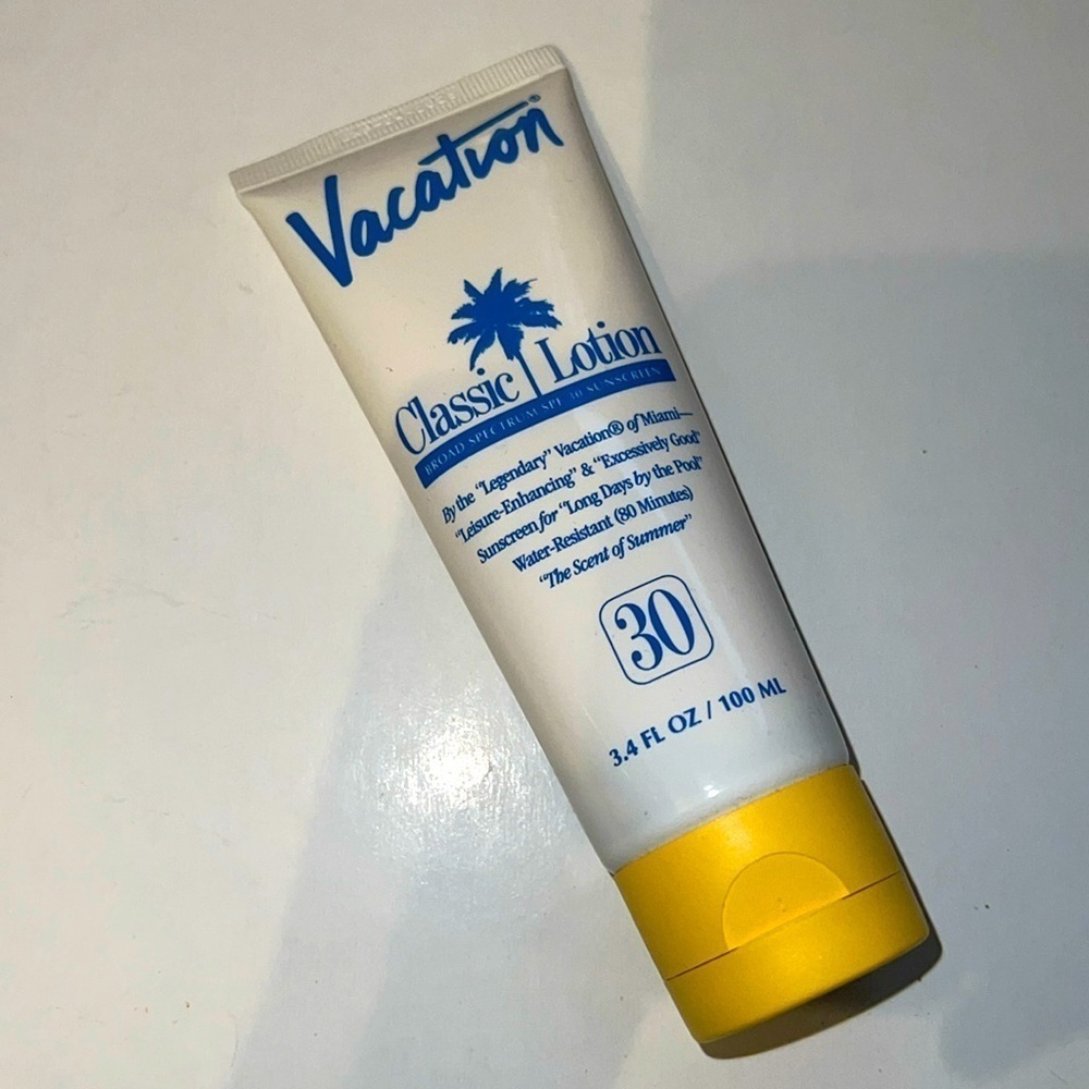 NEW Vacation Classic Lotion Broad Spectrum SPF 30 Sunscreen Full size
